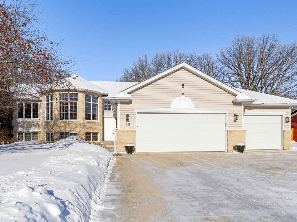 58 Rue des Pignons Street